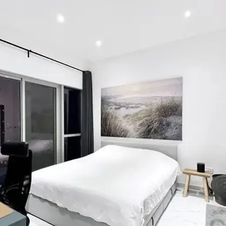 Modern Mansion * Roma